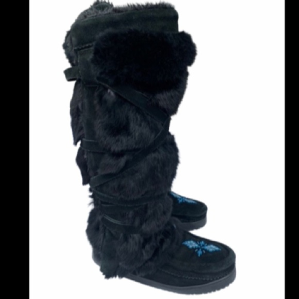Manitobah Mukluk Real Fur knee high “Tall Wrap Boot” size7 *Vibram Soles
